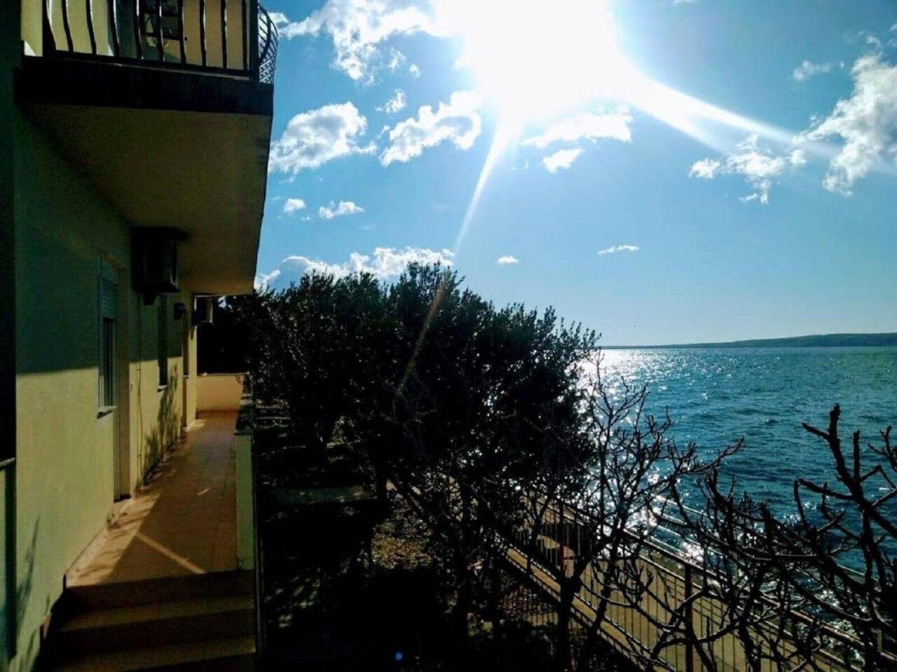 Apartments Domagoj - On The Beach Lukovo Sugarje Exterior photo
